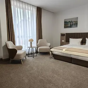  Πανσιόν Evelin Deluxe House